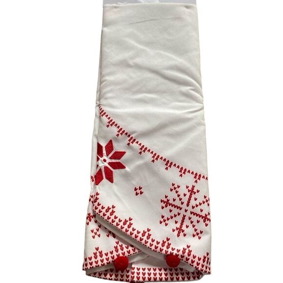 Ashland Christmas White Red Tree Skirt 48 Inch Snowflake Design PomPom Trim NWT - Picture 3 of 5